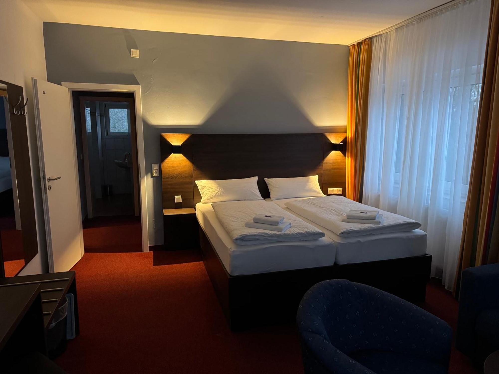 Altes Doktorhaus - Hotel Garni Willingen  Exteriör bild