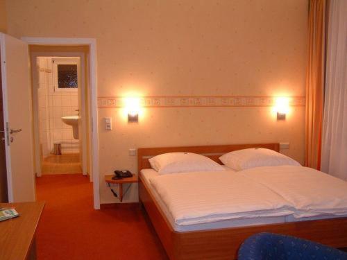 Altes Doktorhaus - Hotel Garni Willingen  Exteriör bild